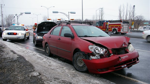 Collision à l'intersection des chemins de Chambly et Bellevue